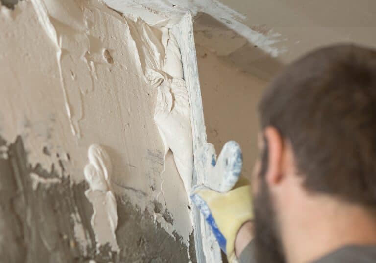 what are the benefits of hiring drywall repair professionals