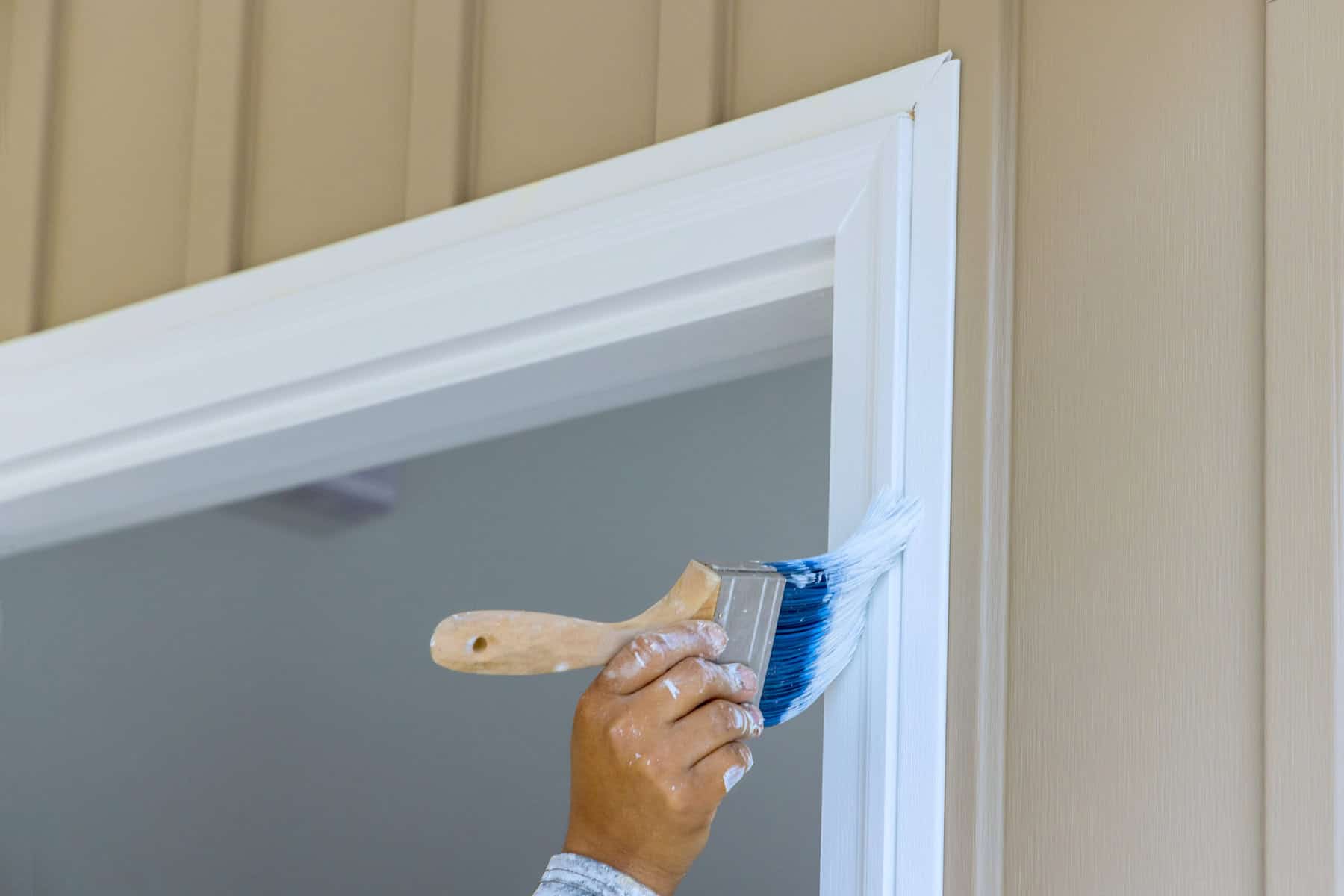 signs you need a professional exterior painter