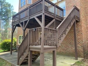 What Are the Top Exterior Paint Colors for Wooden Decks and Fences?